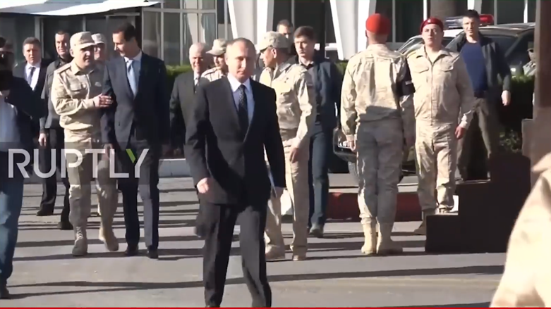 Bi vîdyo.. Leşkerekî Rûsî rêgiriyê li Esed dike 